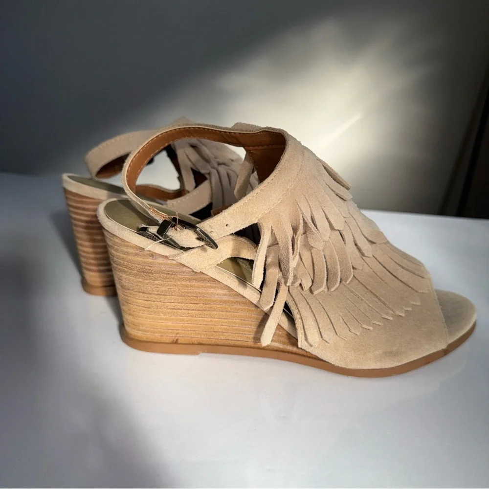 Very Volatile Suede Leather Fringe Wedge Heel Sandals Western Boho Tan Womens 9‎